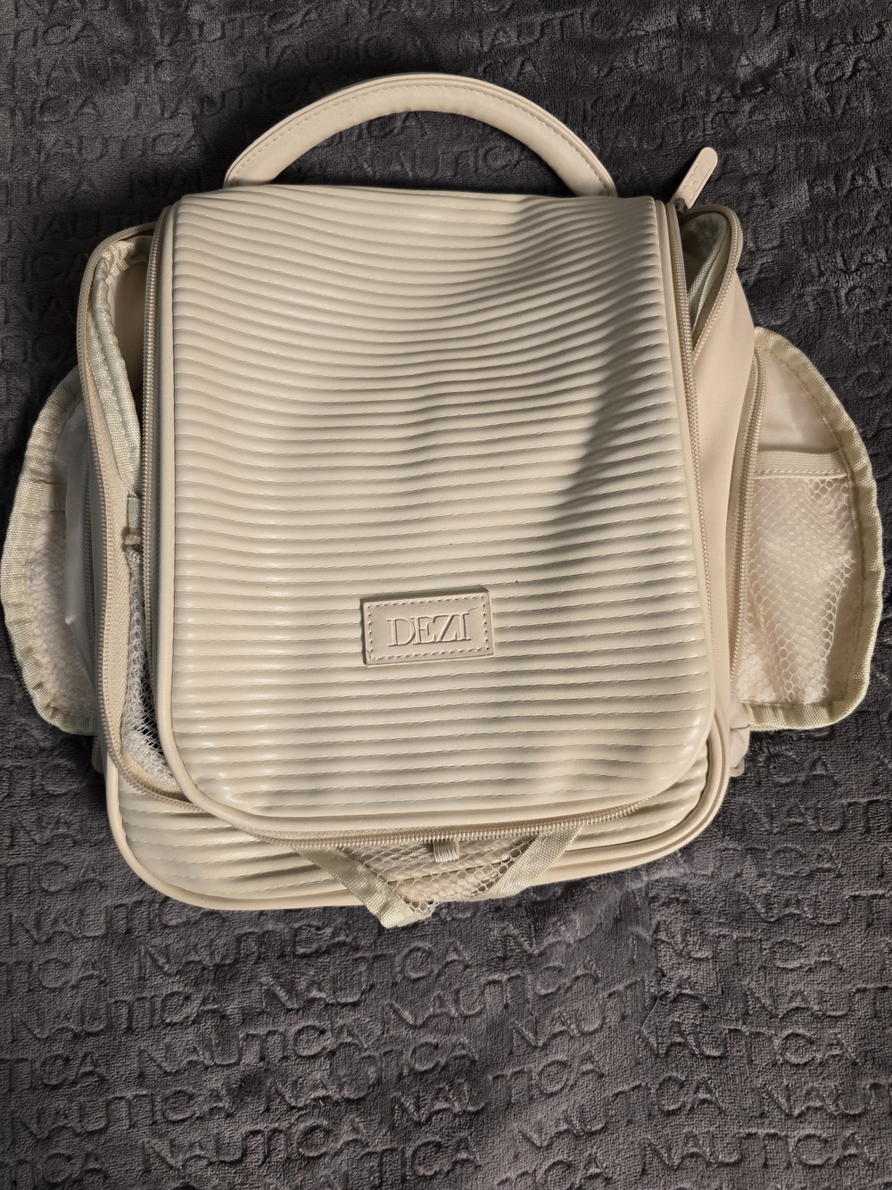 DEZI Cream Men’s Compact Travel Bag
